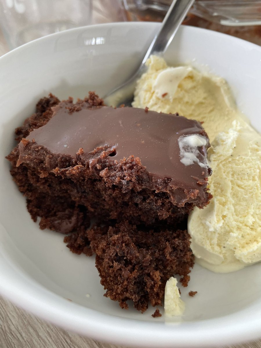 Emmadetours's tweet photo. The ultimate chocolate cake, recette du blog #cestmafournee. Le meilleur. https://t.co/fE2B5KoSQL