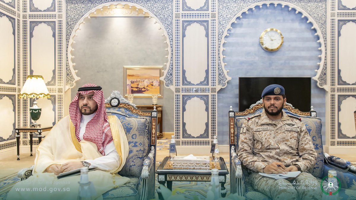 modgovksa's tweet photo. سمو ⁧#نائب_وزير_الدفاع⁩ يلتقي معالي قائد الجيش الباكستاني.
#وزارة_الدفاع 
https://t.co/UA19ZnbiOU https://t.co/A48uRnSPCD