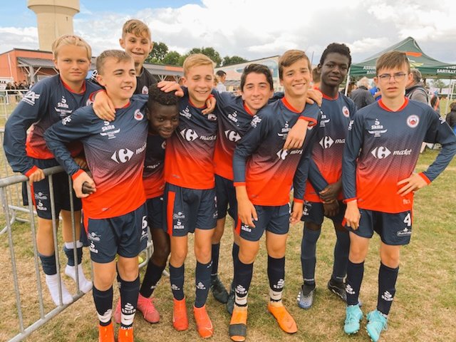 UPontorson's tweet photo. ⚽ Et ce sont nos U15 qui clôturent la saison 21-22 de l'USP !

👉🏻 Victoire en finale complémentaire du tournoi de @sartilly 1-0 face à @AgneauxC !

🏖️ BONNES VACANCES À TOUTES ZÉTATOUSSE !

#TeamUSP🔴🔵 #USP1910 https://t.co/xYpdUcVRlm