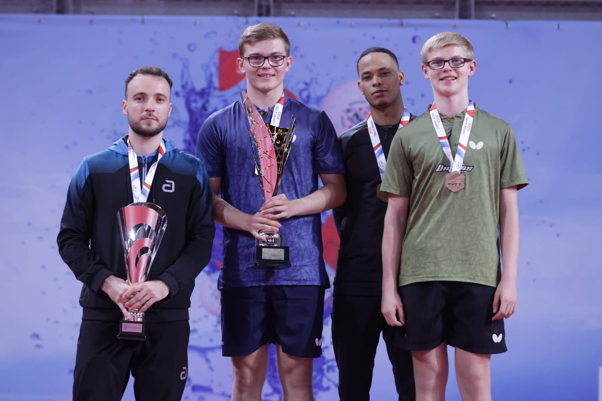 Les podiums des tableaux de simple de cette édition 2022 des Championnats de France seniors 🥇🥈🥉

Le compte rendu de la troisième journée de compétition ▶️ bit.ly/3ym5soi