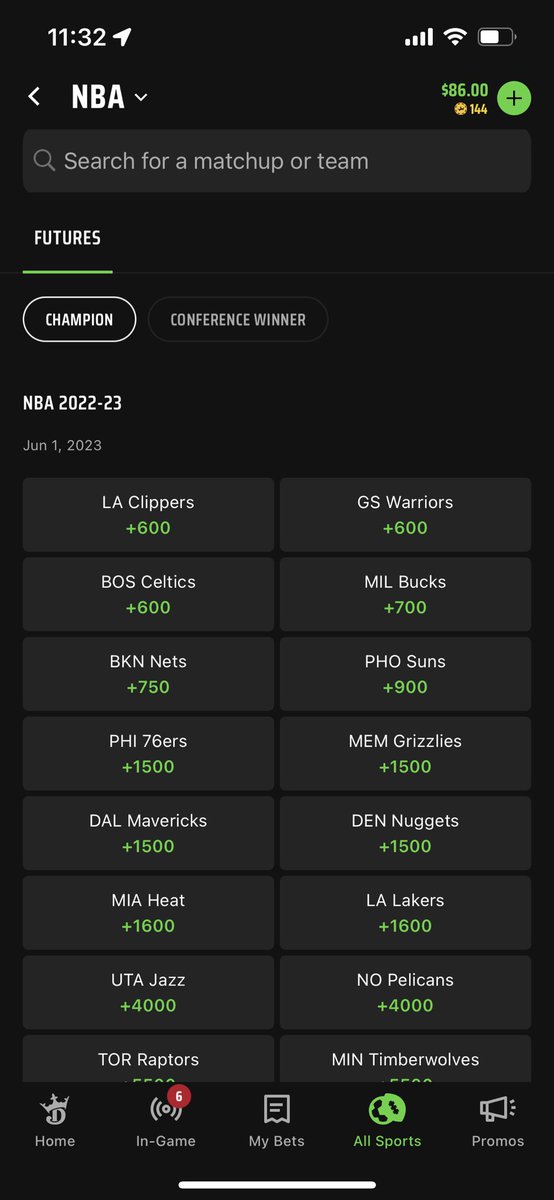 TommyLasorta's tweet photo. why would the clippers be favored to win the finals next year… what do they know… https://t.co/RLgAGqb67W