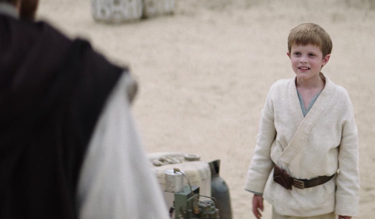 sw_holocron's tweet photo. In Obi-Wan’s final moment before dying, he saw Anakin’s children Luke and Leia reunited 🥺 https://t.co/jLGoYl8xJL