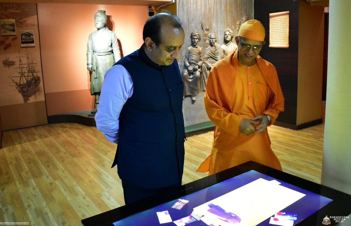 rkmdel's tweet image. Prize distribution for winners of the essay competition for college students to celebrate the Azadi ka Amrit Mahotsav. Chief guest Dr. Sudhanshu Trivedi, MP.
More photos on: bit.ly/3nBscL3