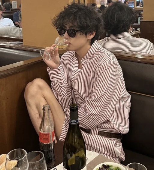 เห้ยเร็วๆถ่ายดิ้จะยกโค้กต่อ