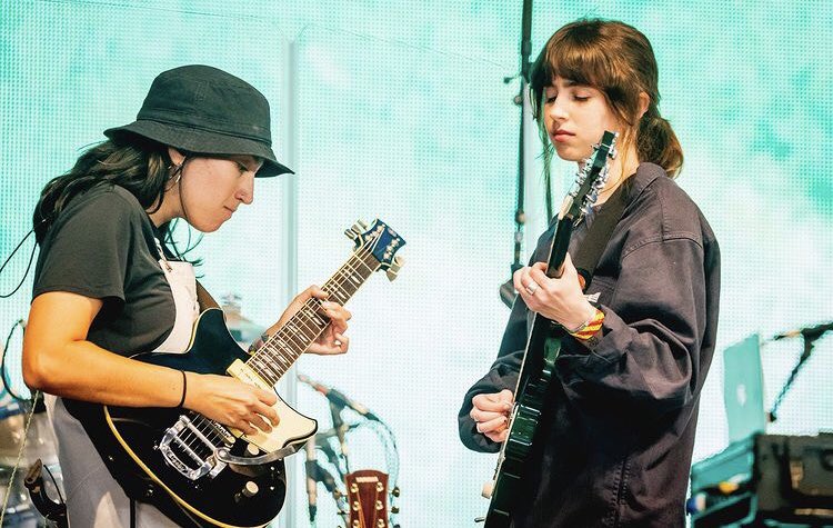 clairouniversal's tweet photo. claire at Glastonbury Festival. 

📸 - @NMEmagazine1 
#clairo #clairocottrill #clairouniversal #clairofans https://t.co/dYcHdy2sVr