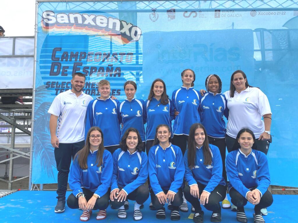 👏 Canarias finaliza con buen sabor de boca el CESA 2022 de Balonmano Playa

☝️ Las sensaciones del torneo celebrado en Sanxenxo, Pontevedra, son buenas y ya estamos trabajando para la edición del próximo año

💪 Destacamos el fantástico 4️⃣º puesto de la Selección Cadete Femenina