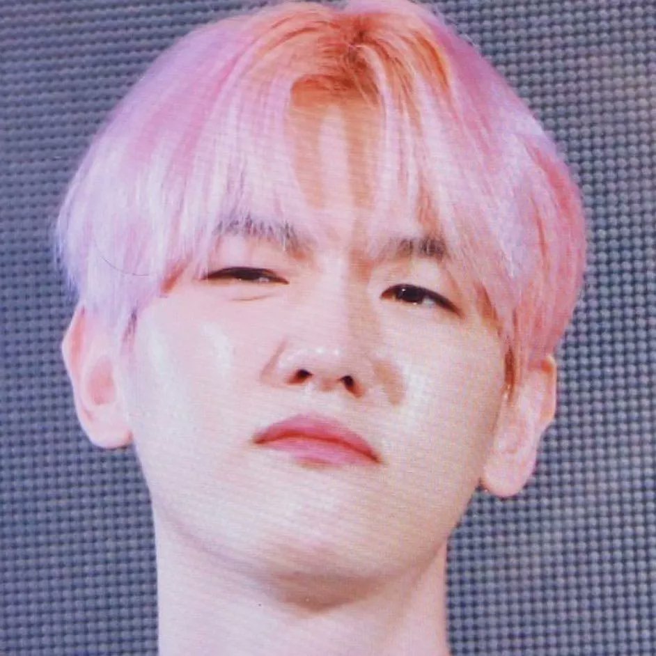 thankyoong's tweet photo. @B_hundred_Hyun 피곤한 하루지만 당신의 굿나잇 덕분에 기분이 더 좋아졌..고마워 백현아 ㅜㅜ 🥺🫶 https://t.co/AuVL0VKx68