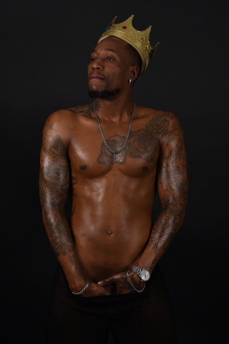 KEEP YOUR CHIN UP SO YOUR CROWN 🤴🏾 DONT FALL!!!!   #wordsfromthewise #foodforthought #keepyourheadup<a href="/tag/foodforthought"class="tags"><span>#foodforthought</span></a><a href="/tag/keepyourheadup"class="tags"><span>#keepyourheadup</span></a><a href="/tag/wordsfromthe"class="tags"><span>#wordsfromthe</span></a>