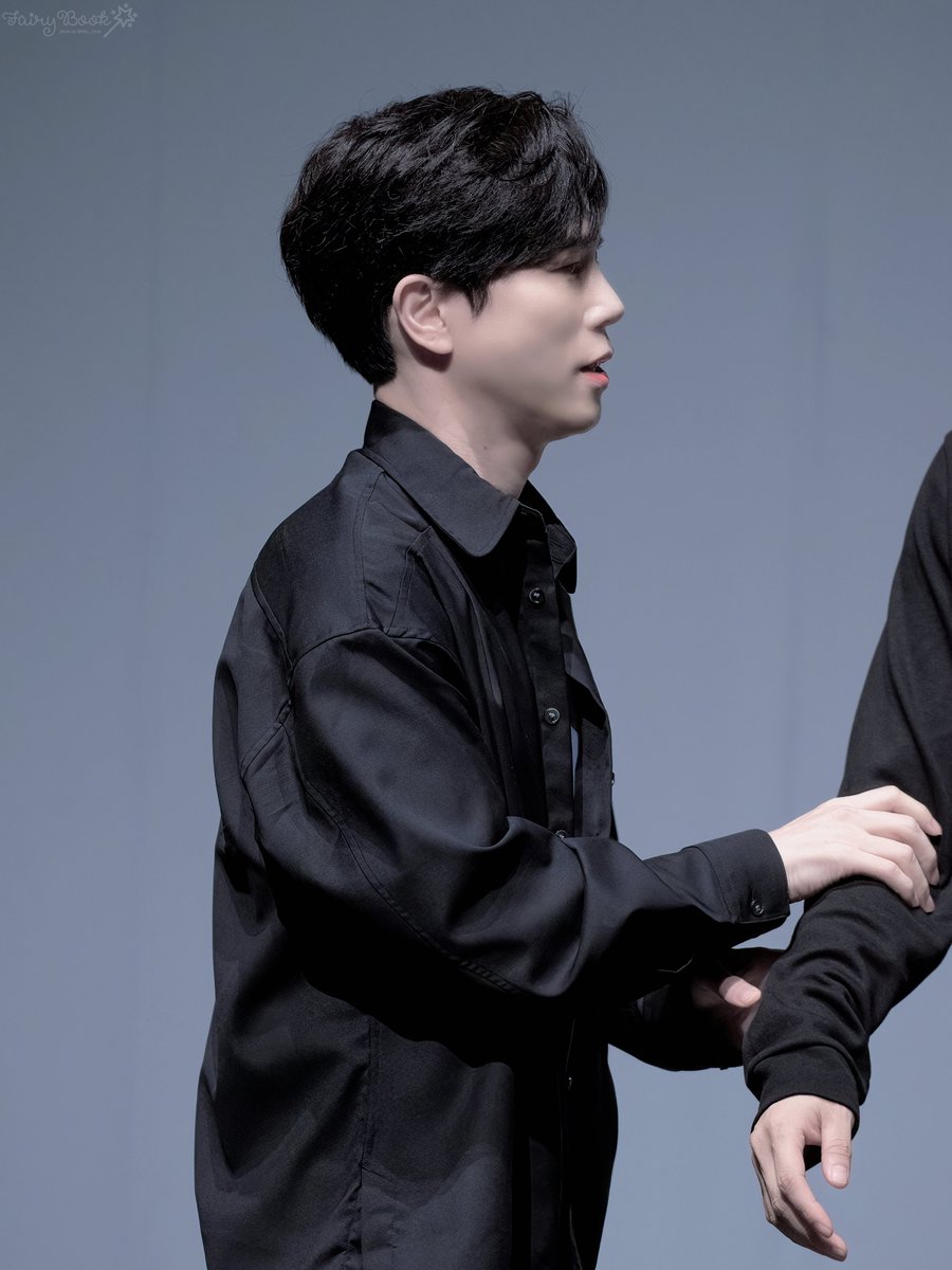 fairy__book's tweet photo. 220626 개와 고양이의 시간 상영회 GV

#고훈정 https://t.co/7nNFLLmNSC