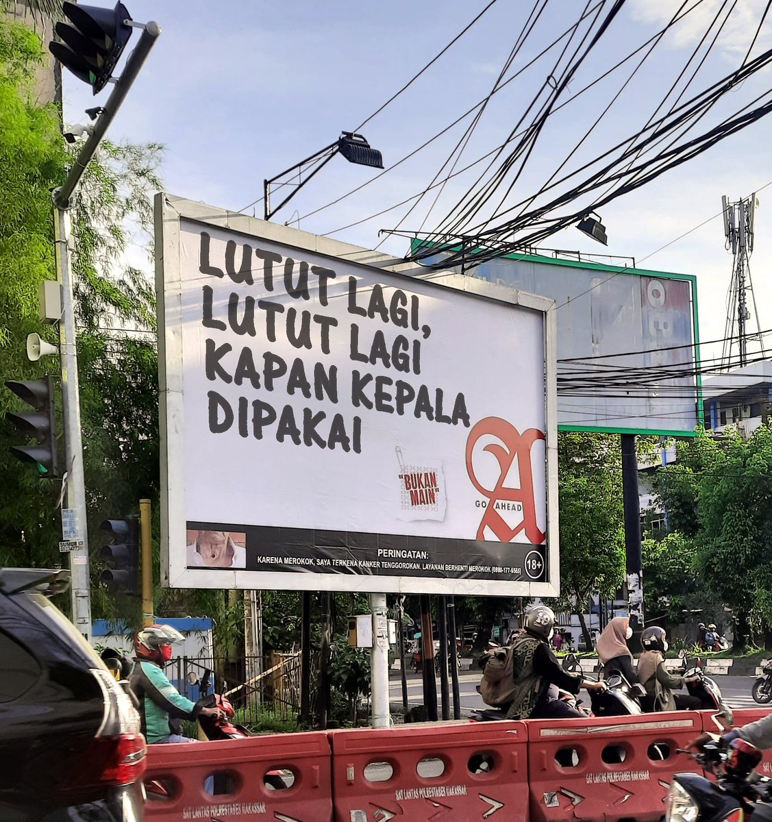 KopiTrending's tweet photo. Sejujurnya apa yg terbayang dengan iklan
Lutut lagi lutut lagi
#TolakBeliMigorPakaiNIK 
#RevolusiUntukIndonesia 
#Revolution https://t.co/JLBSdjwFuj