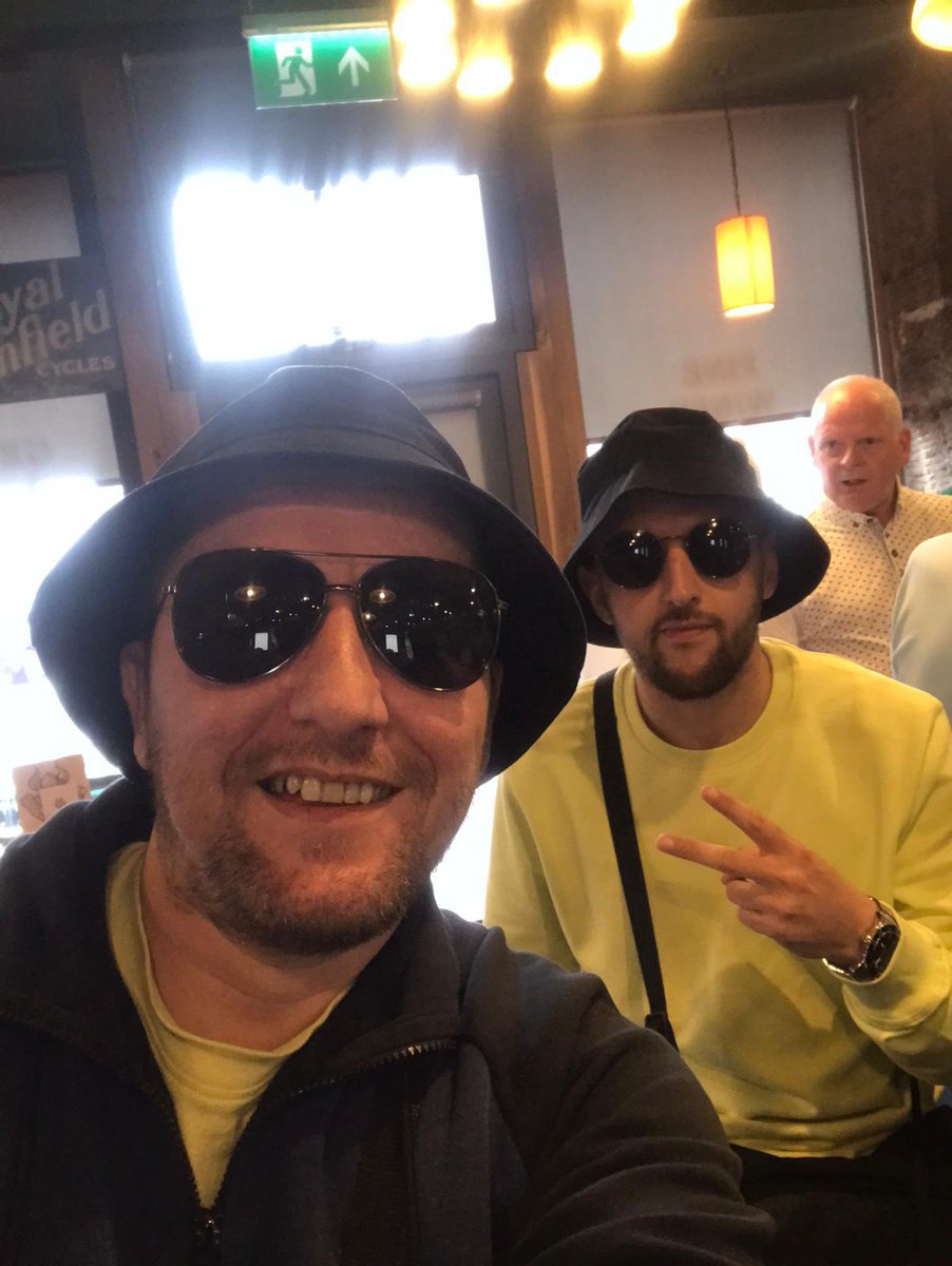 LG come on you know x <a href="/liamgallagher/">Liam Gallagher</a>