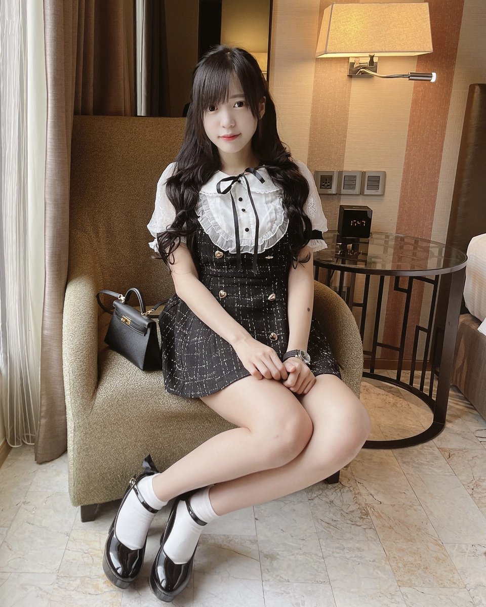 fern_orangefox's tweet photo. おやすみ🤍

#lizlisa #リズリサ https://t.co/bkGItjxFHi