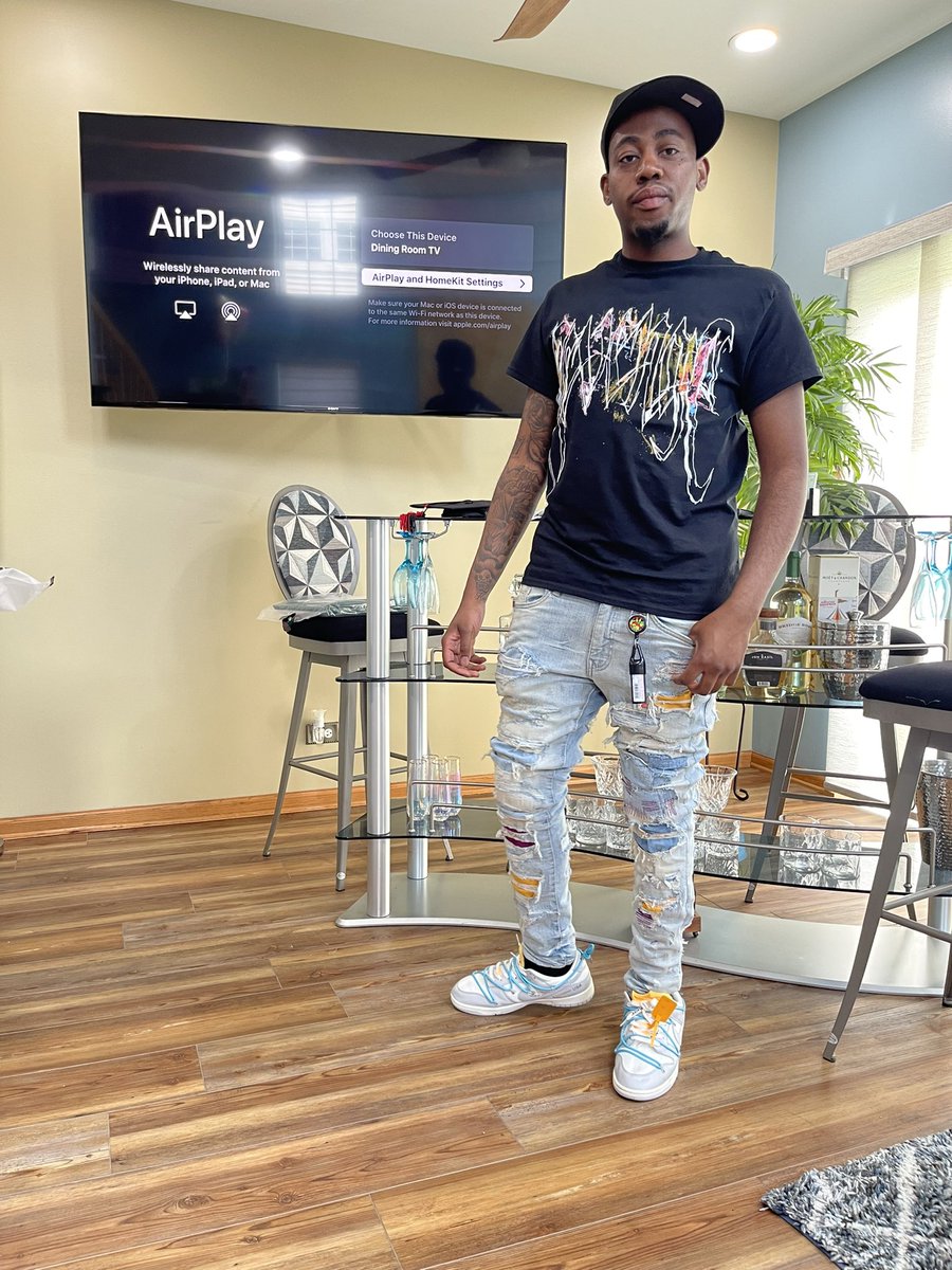 __almightyP's tweet photo. Stand up nigga if he ever get a bond he ain’t gone never sit 🫡🔗 https://t.co/LFoWjXadan