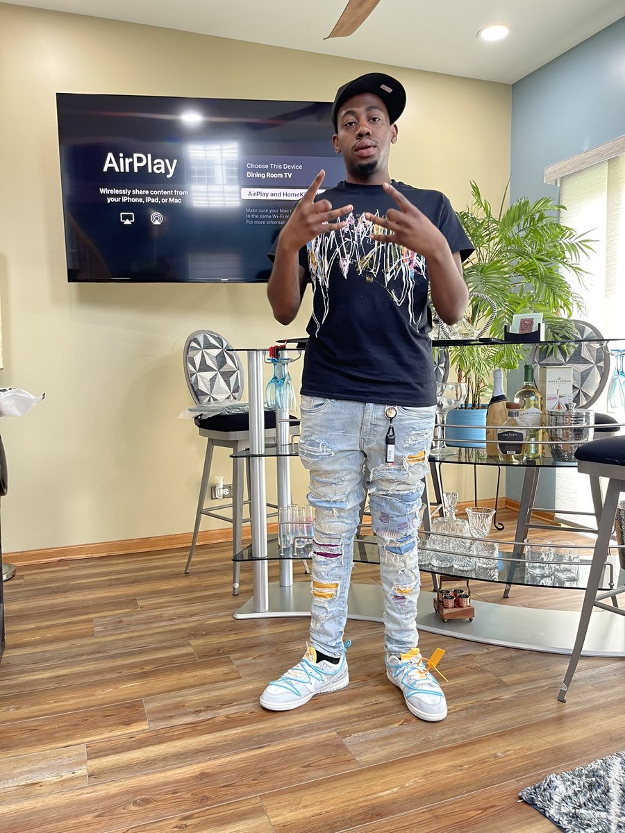 __almightyP's tweet photo. Stand up nigga if he ever get a bond he ain’t gone never sit 🫡🔗 https://t.co/LFoWjXadan