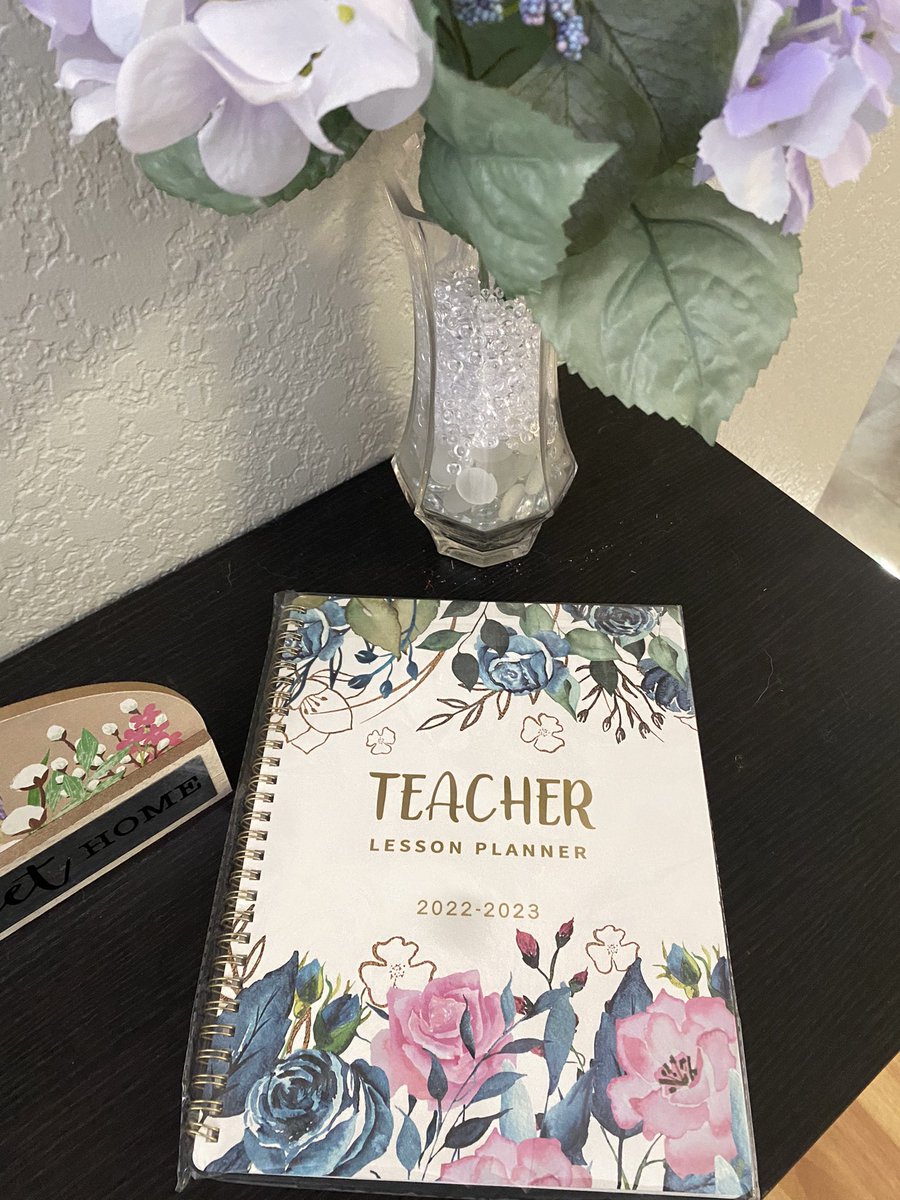 SPEDteachMrsW's tweet image. I got my first donation. Thank you Marisa! I am beyond grateful. #clearthelist #teachertwitter #donate amazon.com/hz/wishlist/ls…