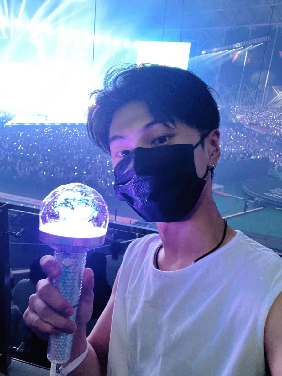 ENHASVT_'s tweet photo. jay on svt's concert 🥺 https://t.co/AUPE34Hryj