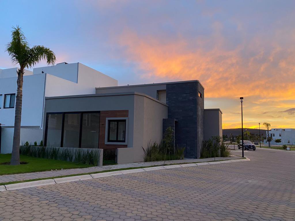 Me siento muy contento y orgulloso por haber entregado este proyecto a una bonita familia! Se cierra un ciclo, y vienen muchos mas proyectos en camino!! Listo para todo lo que venga 💪🏻