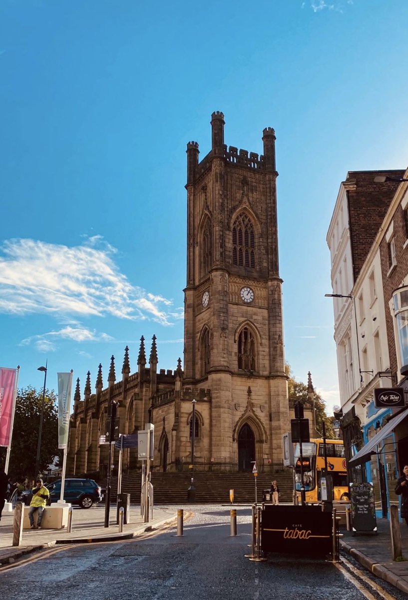 The weather has been B-E-A-UTIFUL recently! ☀️ Outdoor film screenings from this Friday for 7 days! 🎥 Expect classics, family friendly films &amp; nostalgic gems! Complete with tasty food from hotdogs, nachos, vegan dogs to classic sweet treats 🌭 🍫  slboc.com/whats-on