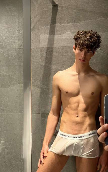 RT if you wanna touch it ?
.
.
.
#gay #love #boys #couple #happy https://t.co/ogx0sBbx5G
