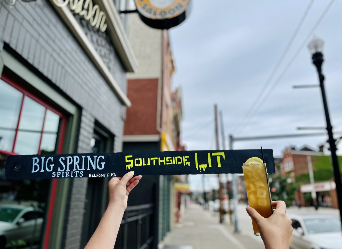 FatHeadsPGH's tweet photo. Our new #DraftCocktail from @BigSpringSpirit is ✨LIT✨
The #SouthsideLIT – Big Spring’s Long Island Tea Mix, Orange, Simple, Lemon, & Cola – is #NowOnTap at the Saloon. Head on in and try it! https://t.co/6SnzirDnDD