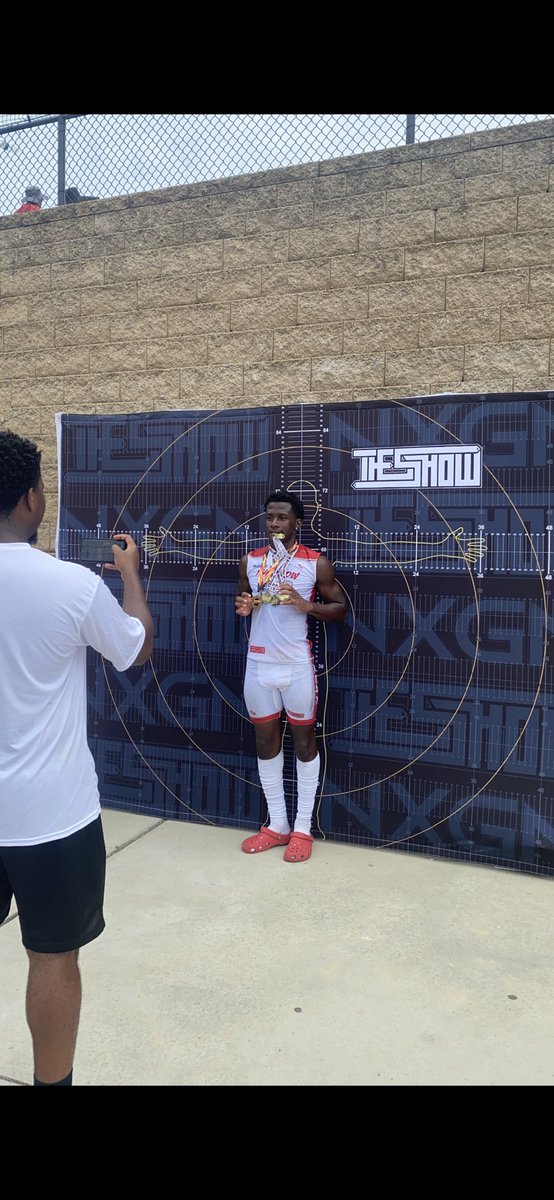 Had a great time at the show!Thank you for having me out there  5x mvp and offense/defense mvp @RivalsFriedman @TheSHOWByNXGN <a href="/dhglover/">🏈Coach Glove🏈</a>