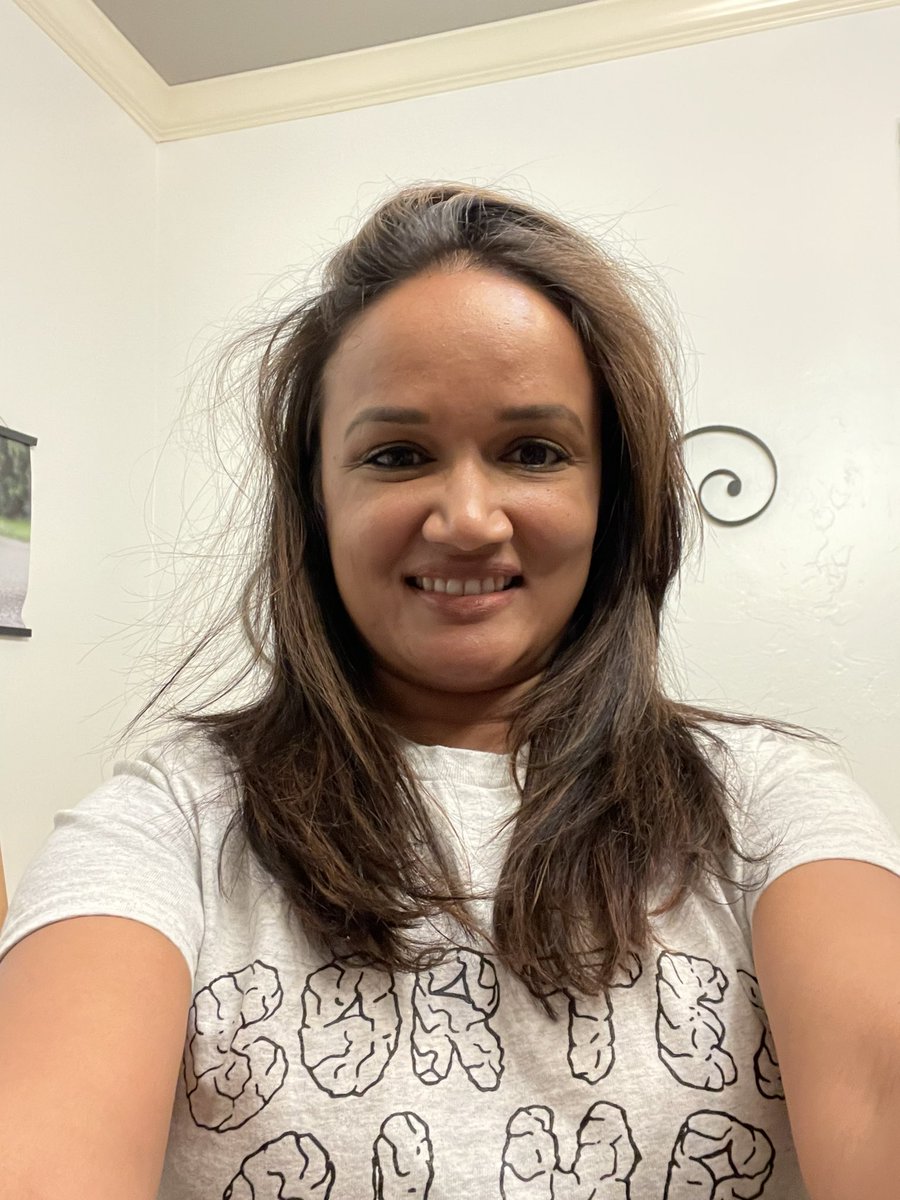 learnneurorad's tweet photo. My turn to #NeuroNerd it out with my very cool #TheCortexClub shirt from @MohitAgNeurorad. Met him @TheASNR for the first time and he is genuinely one the nicest humans you will meet. And he is so generous with his time and knowledge to share all the #Neurorad pearls with us. TY! https://t.co/ncZYFhoayK