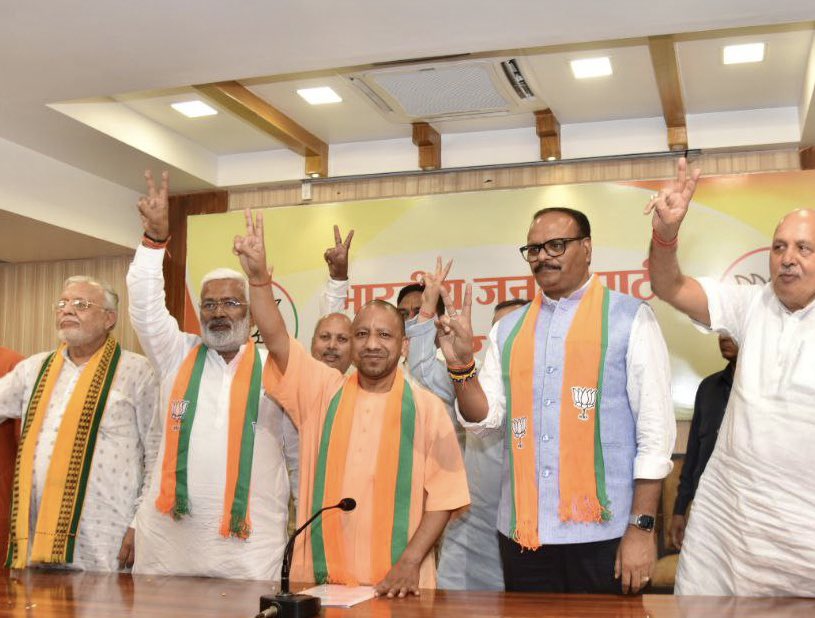 आजमगढ़ और रामपुर लोकसभा के उप-चुनाव में ऐतिहासिक विजय के बाद भाजपा प्रदेश मुख्यालय में…