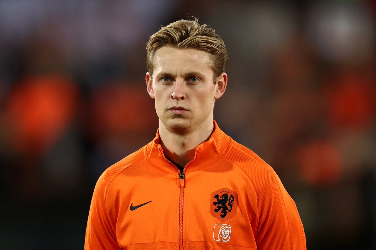 Frenkie de Jong deal. Manchester United are always in direct contact with Barça. The verbal proposal now discussed between clubs is around €65m guaranteed fee, after €60m plus add-ons opening bid rejected. 🚨🇳🇱 #MUFC

There are still no changes on player and agents side.