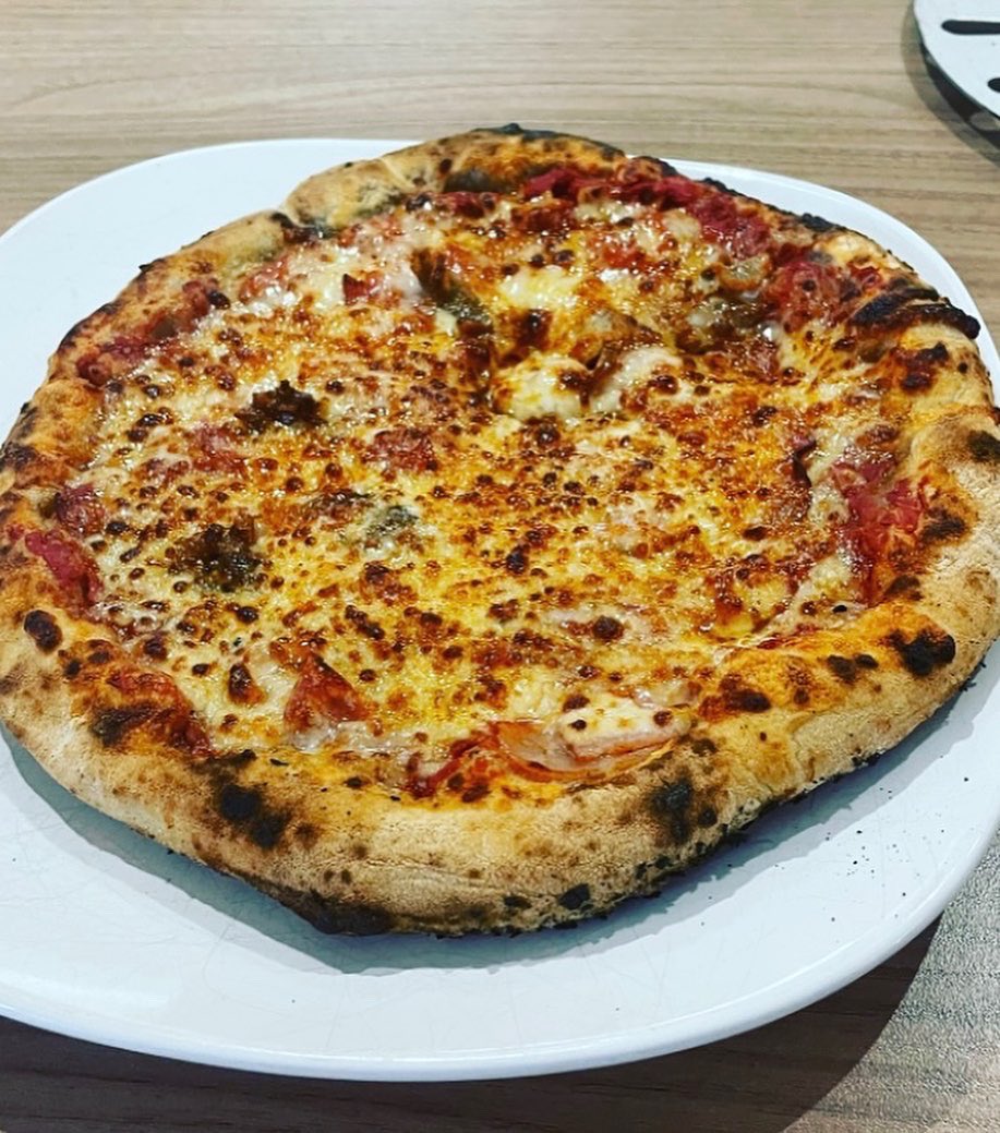 elkmere's tweet photo. Par bake experiment, a success and probably look better than yesterdays #pizza #parbake #ooni #elkmere https://t.co/Mn5NPVtVsP