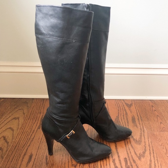 tschictique's tweet photo. So good I had to share! Check out all the items I'm loving on @Poshmarkapp #poshmark #fashion #style #shopmycloset #bananarepublic #anntaylor #frenchconnection: https://t.co/0enxoWwshN https://t.co/8nZj0Sfwb8