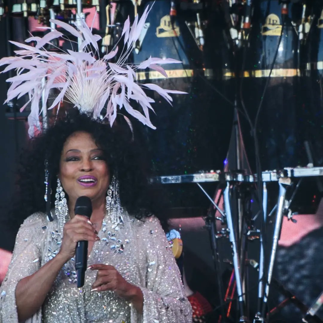 We've been at #Glastonbury all weekend with very little signal, but we couldn't resist uploading a little bit of Miss Ross! 😍

👀 Look out for more coverage when we get back to reality! 

#DianaRoss