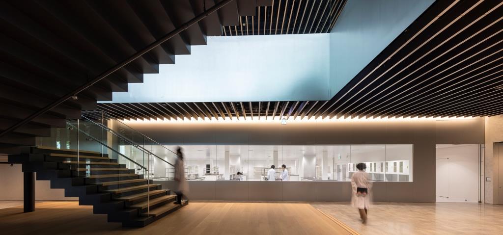 WhitneyHTX's tweet photo. The #architectural appeal of this #building isn't limited to the outside of the structure.  https://t.co/cFS6fqCWMo https://t.co/7bX0REq2bB