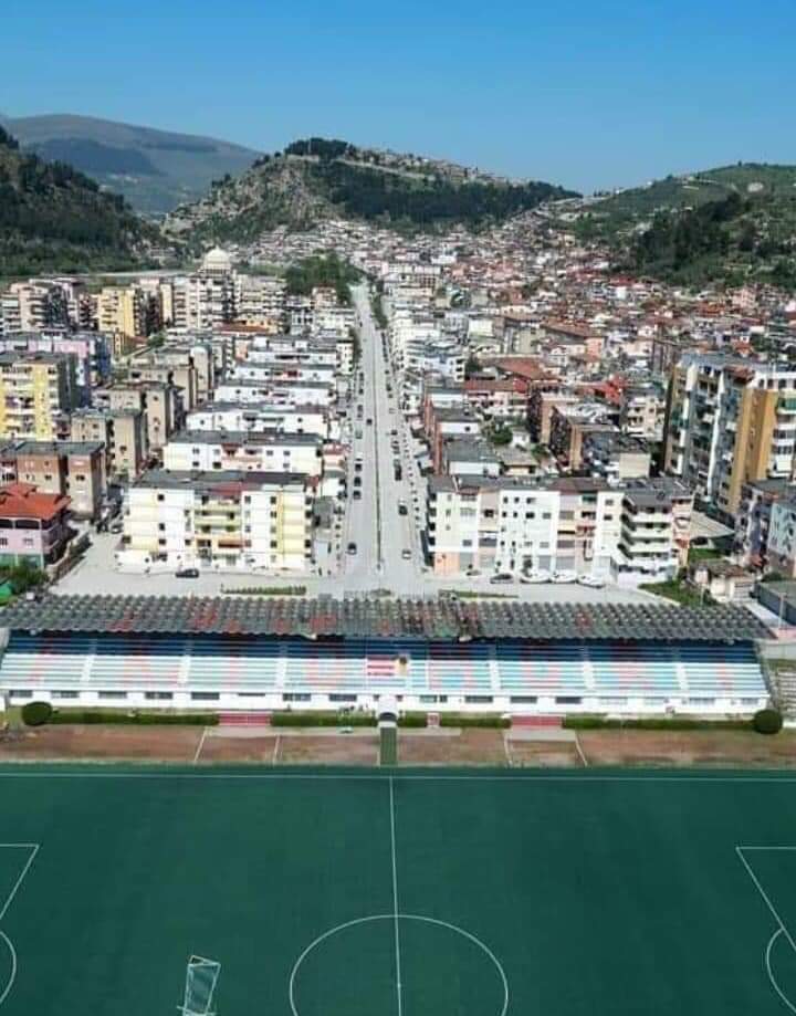 fussballgeekz's tweet photo. Stadiumi #Tomori, #Berat - Built in 1985, inaugurated during a game between @KFTomori & the @FSHForg #Albanian National Team, the stadium is overseen by #Tomorr Mountains & its surrounding hills & straddled by the River #Osum. @AlbaniaFooty @AlbanianFooty @stadiums360 https://t.co/pLXtNpg4NQ