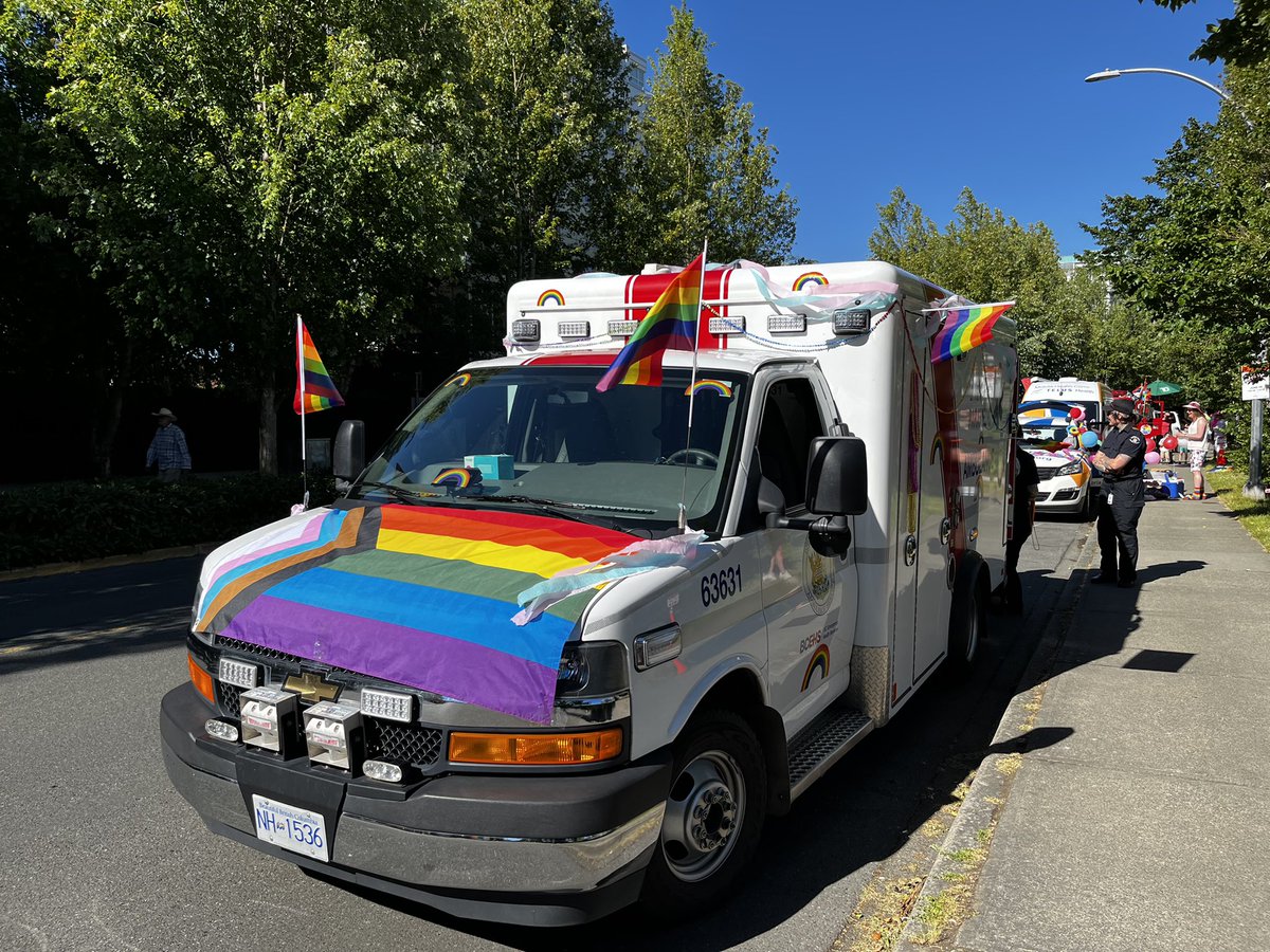 Good morning #Victoria! <a href="/BC_EHS/">BC Emergency Health Services</a> Paramedics, Dispatchers and support staff and their families are out for #VictoriaPride today! Can’t wait to see you out on the Parade route!