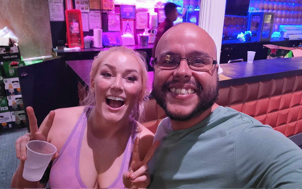 harikenbx's tweet photo. Ran into @AllieKATCH at last night's @HOGwrestling #Judas event at the #NYCArena! She's the coolest!
#AllieKatch #Bussy #Effy #GCW #HOG #HOGWrestling #HOGJudas #FITE #NYC #Queens #QueensNYC #ProWrestling #IndieWrestling #SupportIndieWrestling #HouseOfGlory #GameChangerWrestling https://t.co/WARurmAB3G