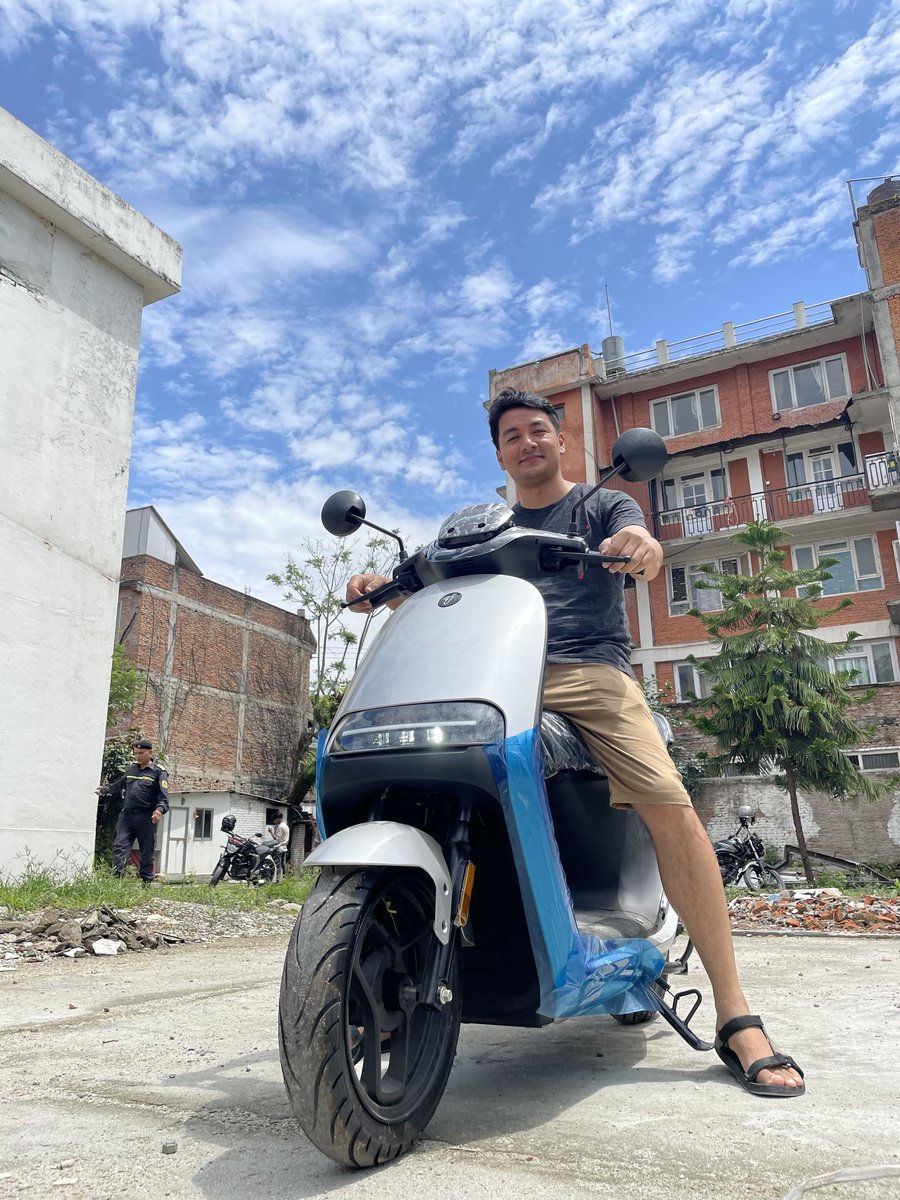 bezilz's tweet photo. La first of many EVs in the house. Have pledged to replace all ICE vehicles with #EV by 2025 #FutureisEV #Segway #bijulidai https://t.co/nVYhm2nW5h