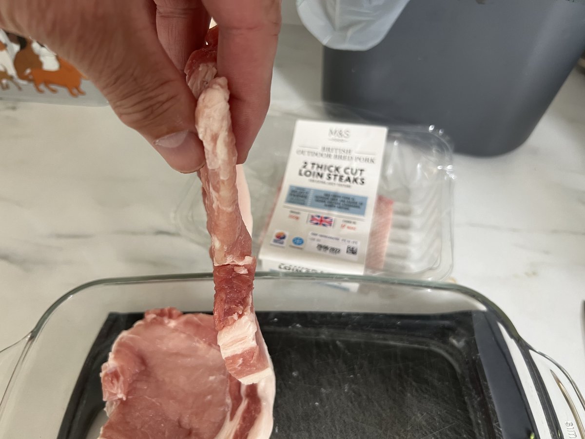 _Woodgie's tweet photo. No, @marksandspencer, this is NOT a ‘thick cut’ loin steak, unless you have a different definition of ‘thick’ to the one most people do.

I’m not angry, I’m disappointed. Because I’m hungry and apparently going to stay that way. https://t.co/kFIXZg7KtH