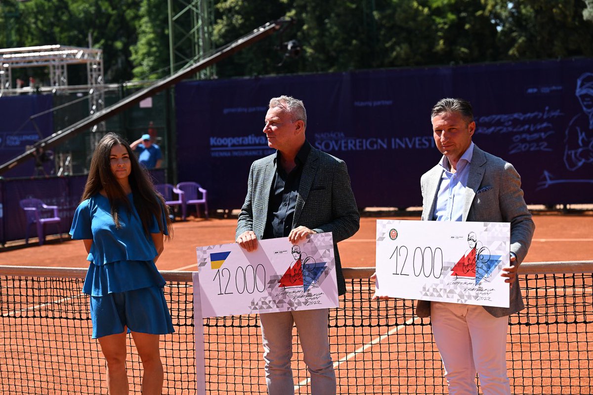 Stako_tennis's tweet photo. Під час гала вечері у Братиславі продав ракетку якою я грав останній матч за збірну України.
12 000€ перераховано на фонд медичного батальйону «Госпітальєри». Величезна подяка Євжену Балко та Броніславу Станьковичу 🙏🏻🙏🏻🙏🏻🇺🇦 https://t.co/23OIW90xJ7