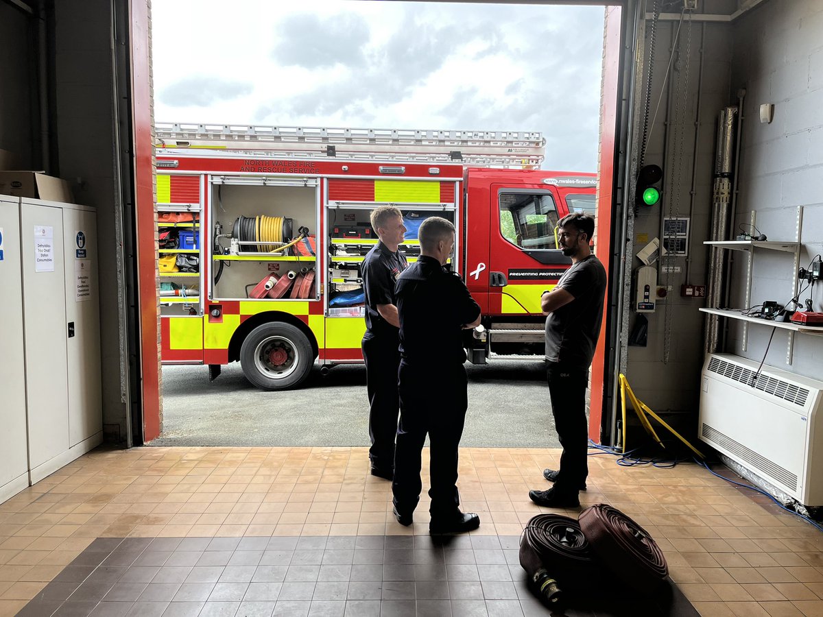 Amazing turn out today for Buckley recruitment event … approximately 25 hopeful applicants registered for Buckley and Mold. 

Thank you all involved, but huge shout out to WM Parsonage and his crew for their effort today, and continued work in keeping their community safe 👏🚒