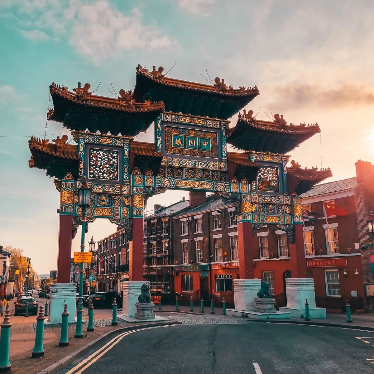 scousescene's tweet photo. Liverpool’s Chinese Arch, the largest arch outside of China ⛩ 

📸 Mathilda Leborgne https://t.co/4QSFQTNv93