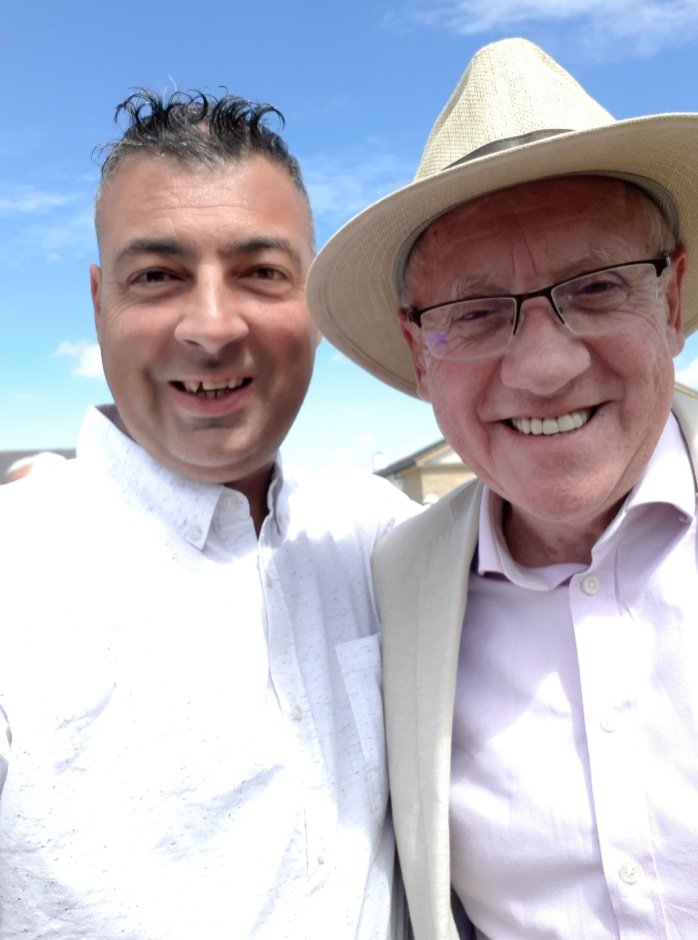 SmithXray99's tweet photo. R.I.P HARRY  I ALWAYS LOVED  MEETING Harry and chatting to him ❤ #HarryGration #looknorth #news https://t.co/iMGyrese1k