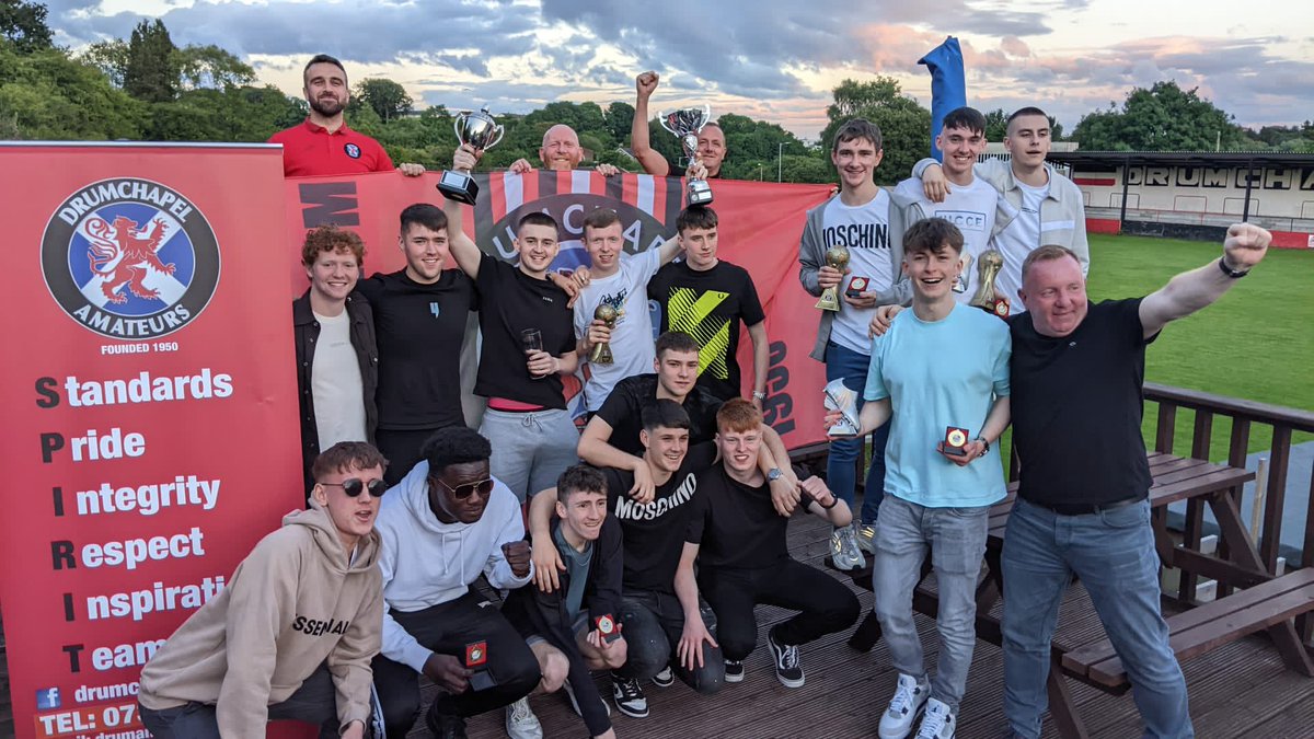 DrumAmsU21s's tweet photo. Drumchapel Amateurs U19s Double Winners Season 2021/2022 🏆🏆

Well Done All 👏🏽👏🏽👏🏽⚫️⚪️🔴 https://t.co/G8Q36Bjmsq