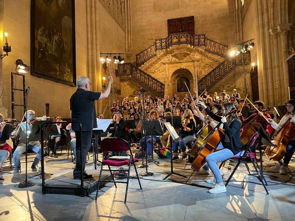 Lorenzo Rodríguez 🇪🇸 (@lorenzorguez) on Twitter photo Un honor participar como vicepresidente primero de la #DiputacióndeBurgos en el preestreno de la composición musical de la Misa de VIII Centenario de la @Catedral2021, con <a href="/MarioIceta/">Arzobispo de Burgos</a>, arzobispo. Obra de Donato Miguel Arce e interpretación de la <a href="/OrquestaOSBu/">Orquesta Sinfónica De Burgos</a> y el <a href="/OrfeonBurgales/">Orfeón Burgalés</a> Un honor participar como vicepresidente primero de la #DiputacióndeBurgos en el preestreno de la composición musical de la Misa de VIII Centenario de la @Catedral2021, con <a href="/MarioIceta/">Arzobispo de Burgos</a>, arzobispo. Obra de Donato Miguel Arce e interpretación de la <a href="/OrquestaOSBu/">Orquesta Sinfónica De Burgos</a> y el <a href="/OrfeonBurgales/">Orfeón Burgalés</a>