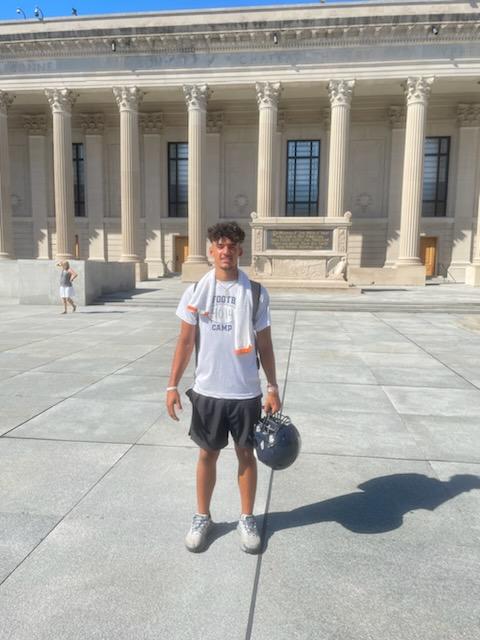 6Boom's tweet photo. Great time yesterday at @yalefootball !! Had a great talk with @CoachRenoYale and the campus tour was awesome!! @CoachJHaddock @CoachD28_BU https://t.co/BWhSjKvOHM