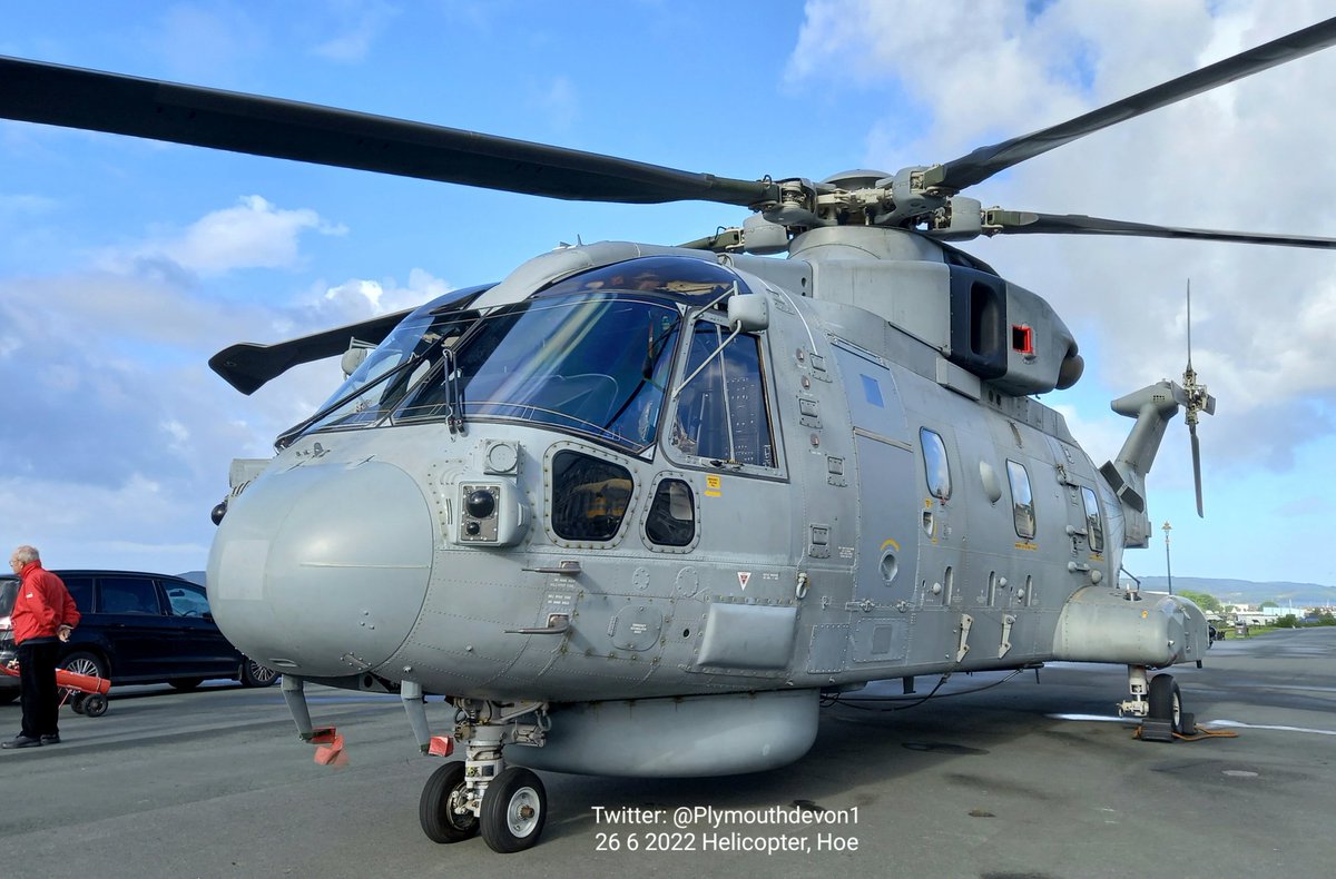 The Merlin Mk 2 helicopter 🚁 from RNAS Culdrose, before taking off from Plymouth Hoe this morning. 824 Naval Air Squadron. #824NAS #Plymouth #MerlinMk2 #HelicopterTakingOff #Pilot @RNASCuldrose #RNAS #PlymouthHoe #RNASCuldrose #helicopter