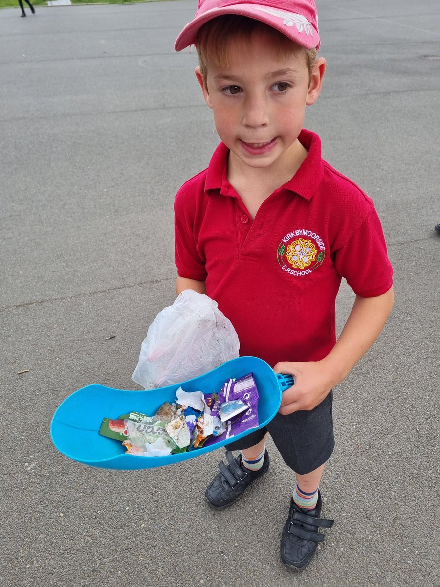 KMSMissSheppard's tweet photo. These children are feeling concerned about how much litter is being dropped in the school playground 😳 great effort tidying it up. https://t.co/hVfCUm56GB
