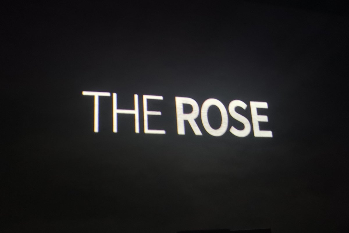 4년만에 같은 공연장에 와있는 게... 
건물은 늘 그자리에 있는데 변하는 건 거기에 가는 사람의 기분일 뿐인 것 같아
고마워 재형아, 그때나 지금이나❣️