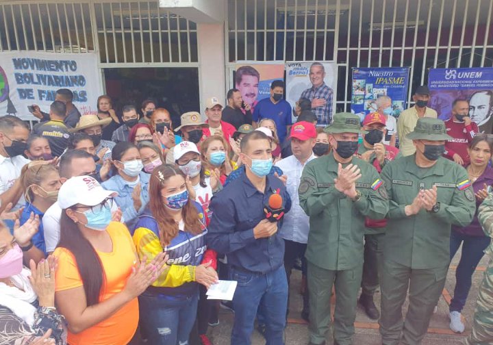 CDCETachira's tweet photo. #Noticia 📢 En Táchira serán conformadas 1345 Brigadas Comunitarias Militares para la Educación#BricoMilesEscuelaBella
https://t.co/vogO3kT7sr
@NicolasMaduro 
@MPPEDUCACION 
@_LaAvanzadora 
@FreddyBernal 
@Berzabethg1 
@supervisionZET1 
@DirEduTachira 
@GobiernodeSC 
@PrensaFANB https://t.co/QwkNGnvtAi