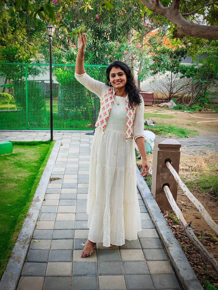 withlovesubi's tweet photo. Instead of focusing on the world's problems, give your attention and energy to trust, love, abundance and peace😇 https://t.co/E6tArK4Soa