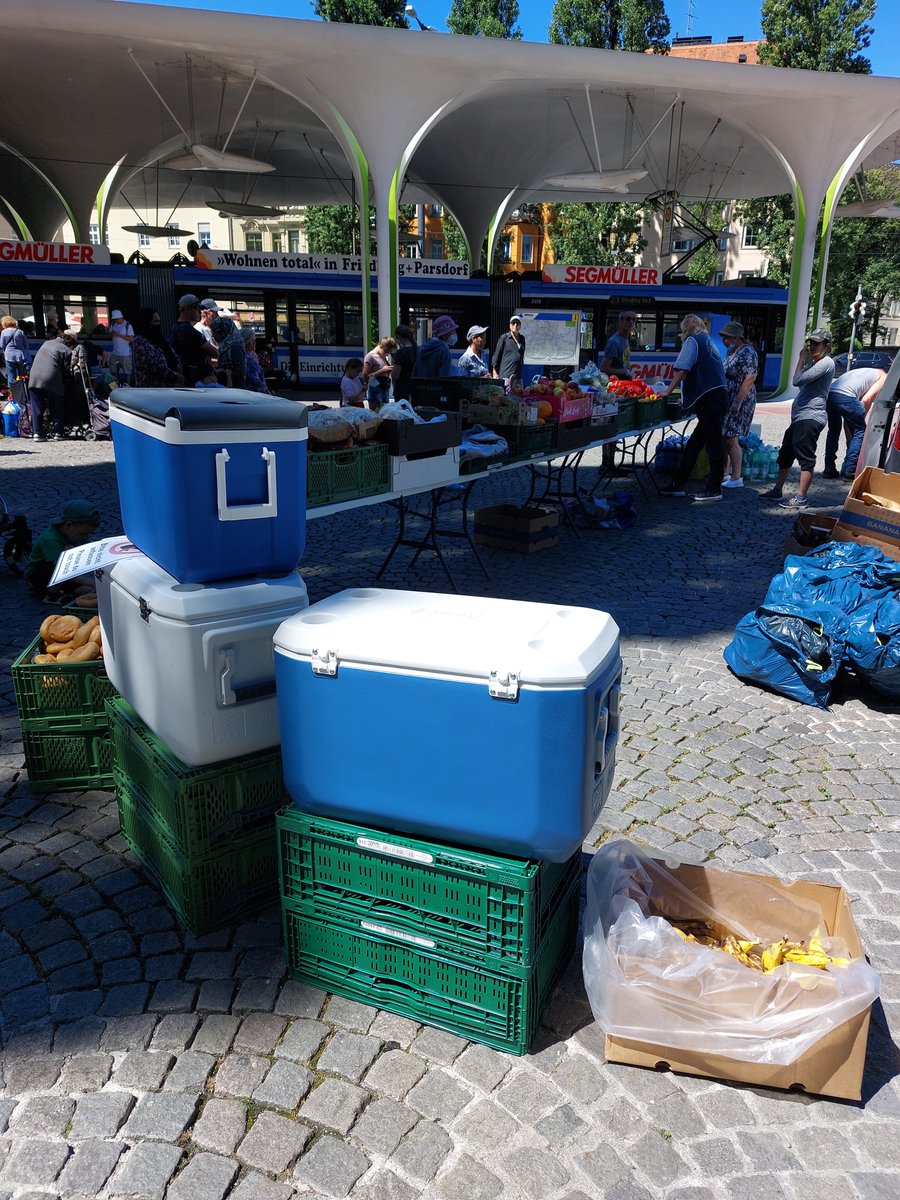 Igeps01's tweet photo. #direkteStrassenhilfe 26/2022 

Heut hat uns die Sonne wieder sauber aufs Hirn brezelt und dafür gesorgt das sowohl unsere Gäste als auch wir kräftig schwitzten, aber lieber so als im Regen zu stehen https://t.co/uOJ4wWPp0m